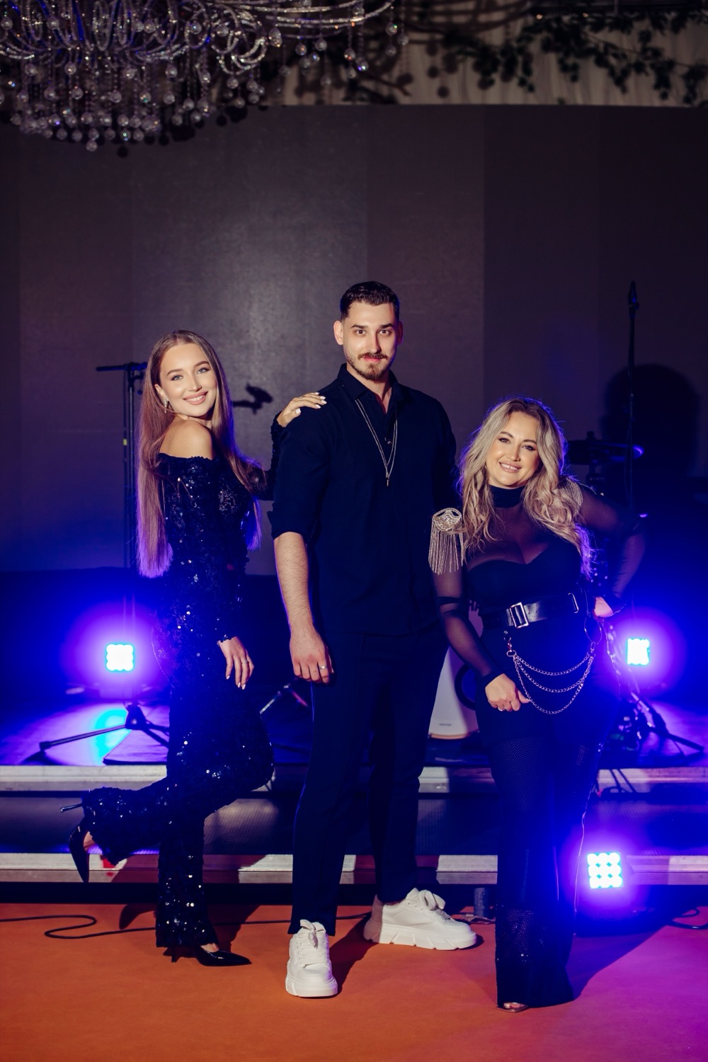 Solistele și solistul formației Janina Sabau & Co Band